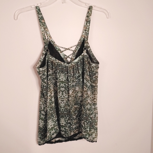 Guess green reptile printed tank top. Size XS - Picture 4 of 6
